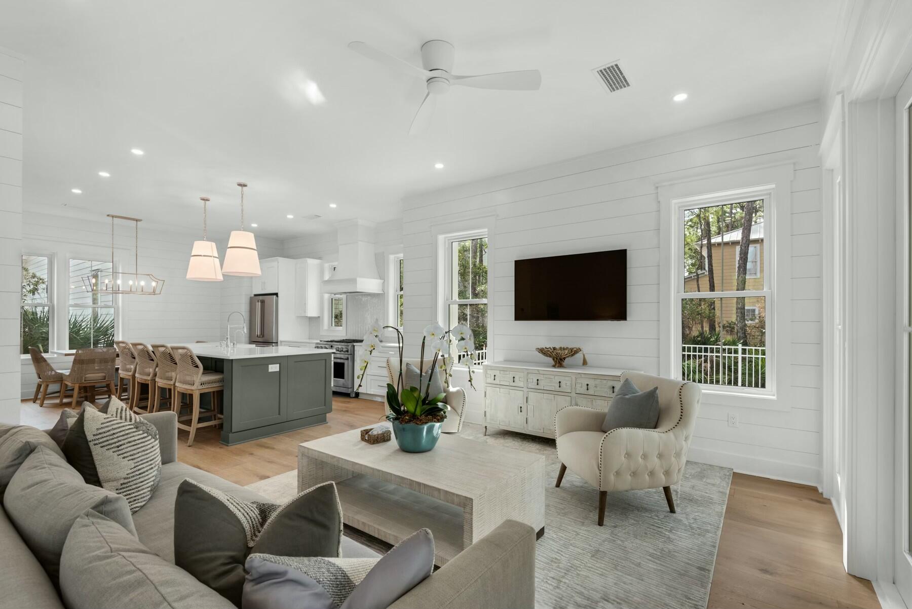 221 N Andalusia Avenue