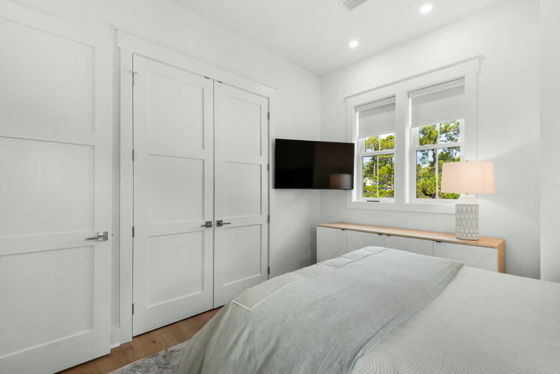 221 N Andalusia Avenue