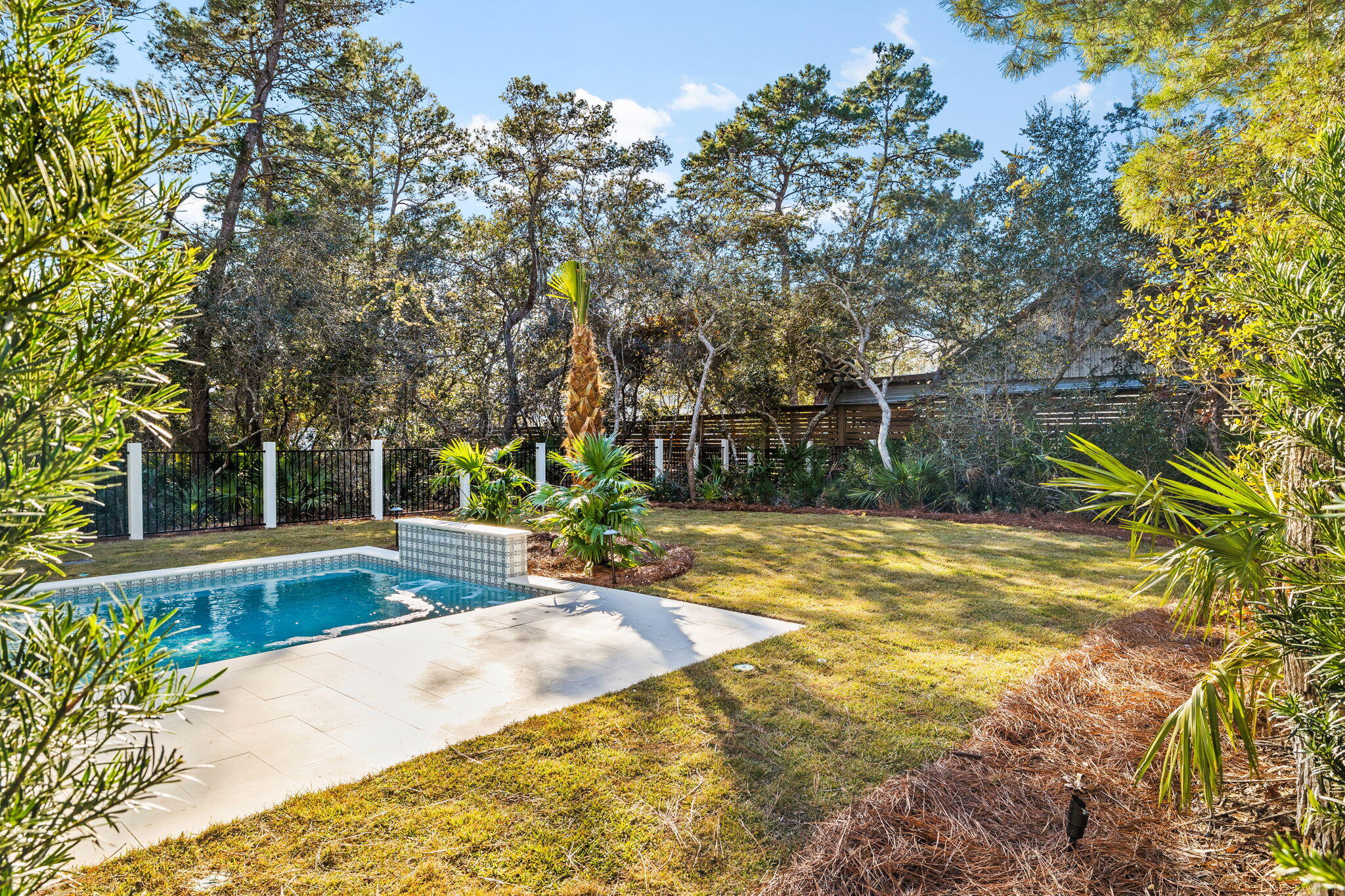 105 N Lake Dr