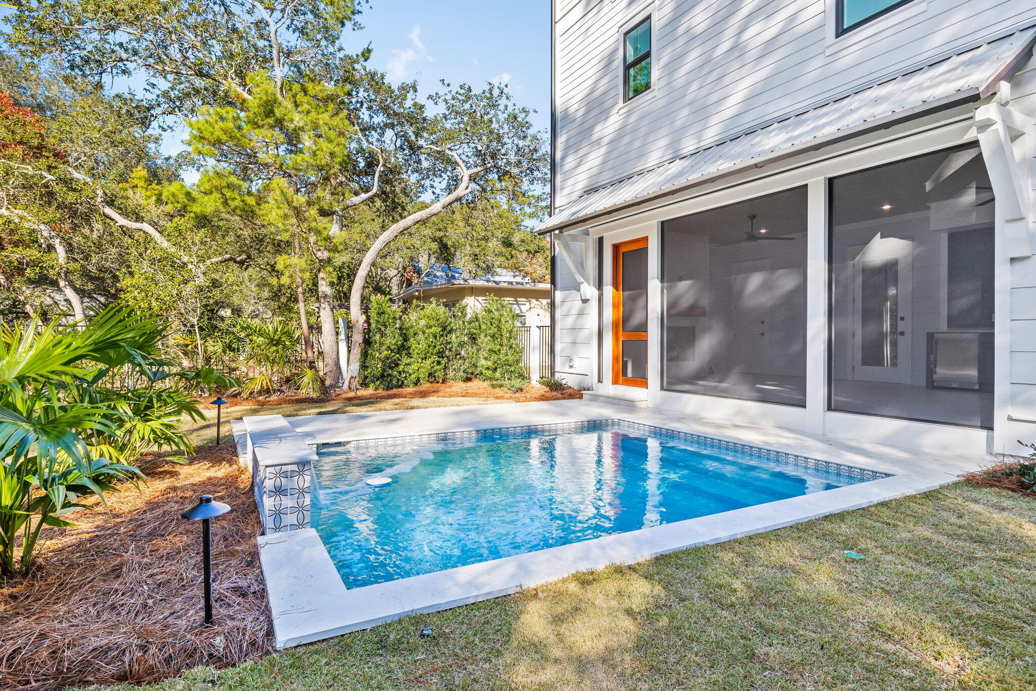 105 N Lake Dr