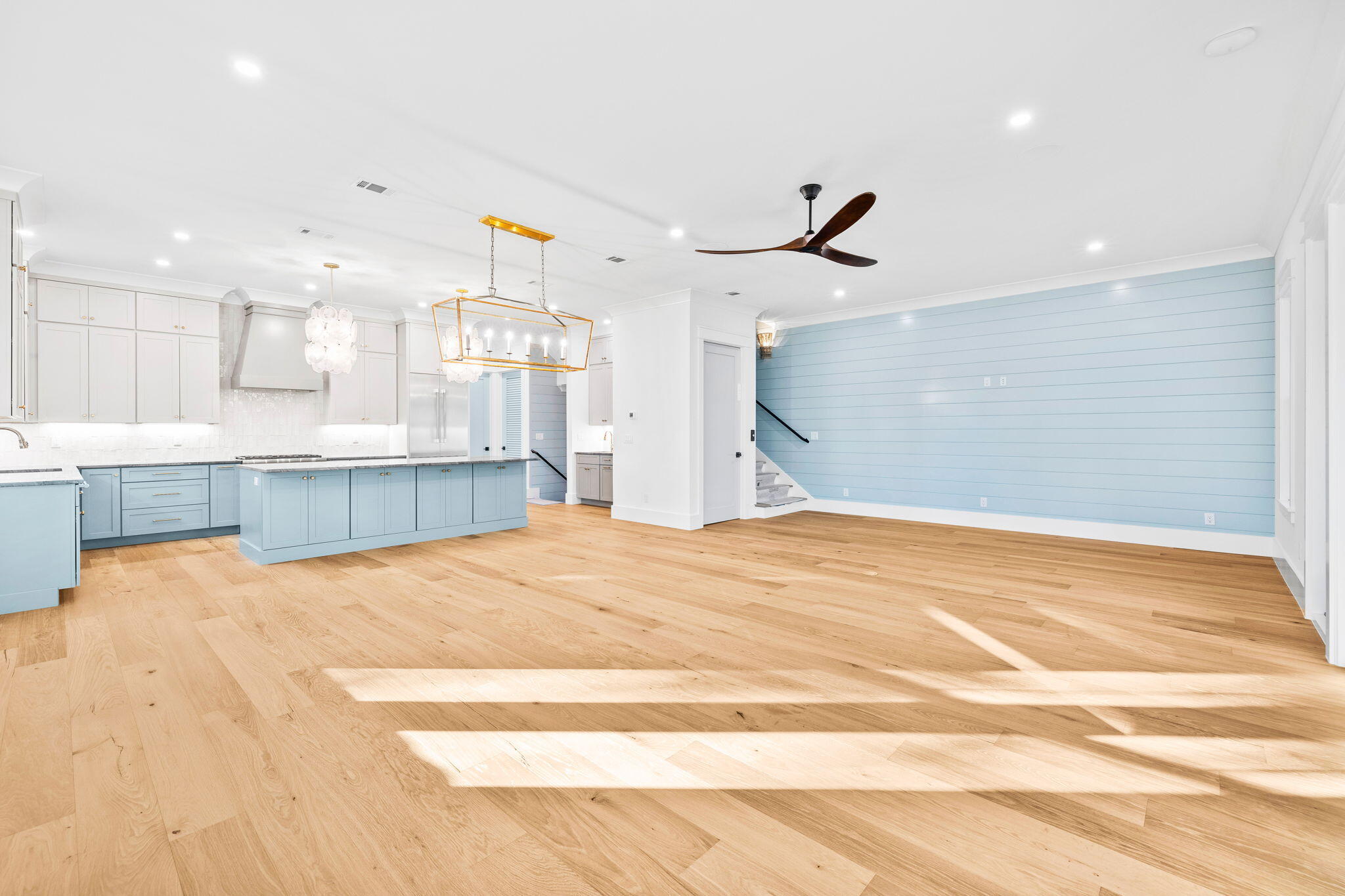 105 N Lake Dr