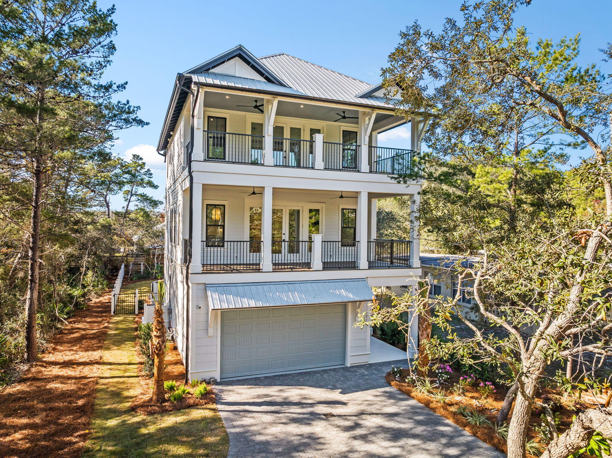105 N Lake Dr