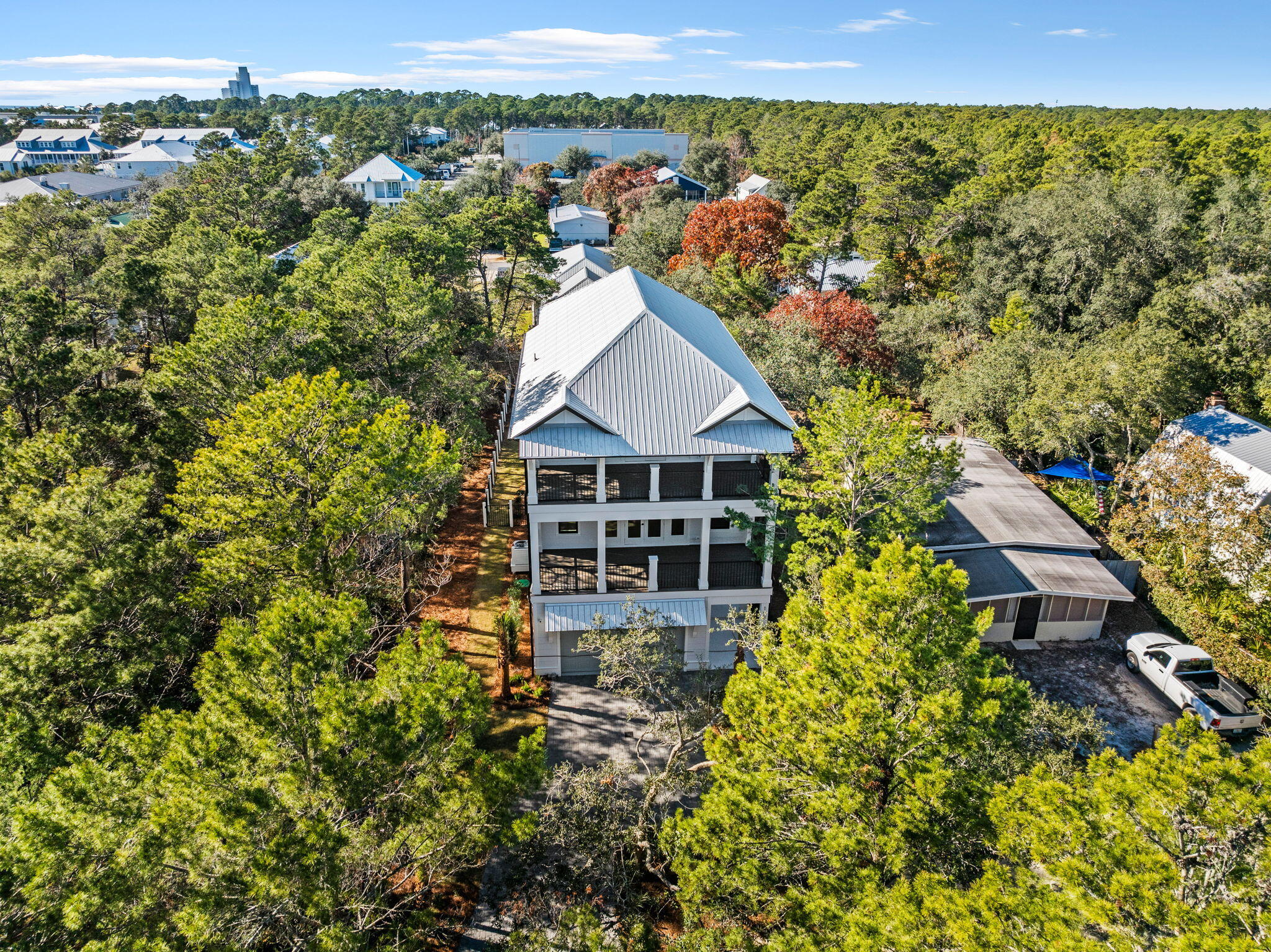 105 N Lake Dr
