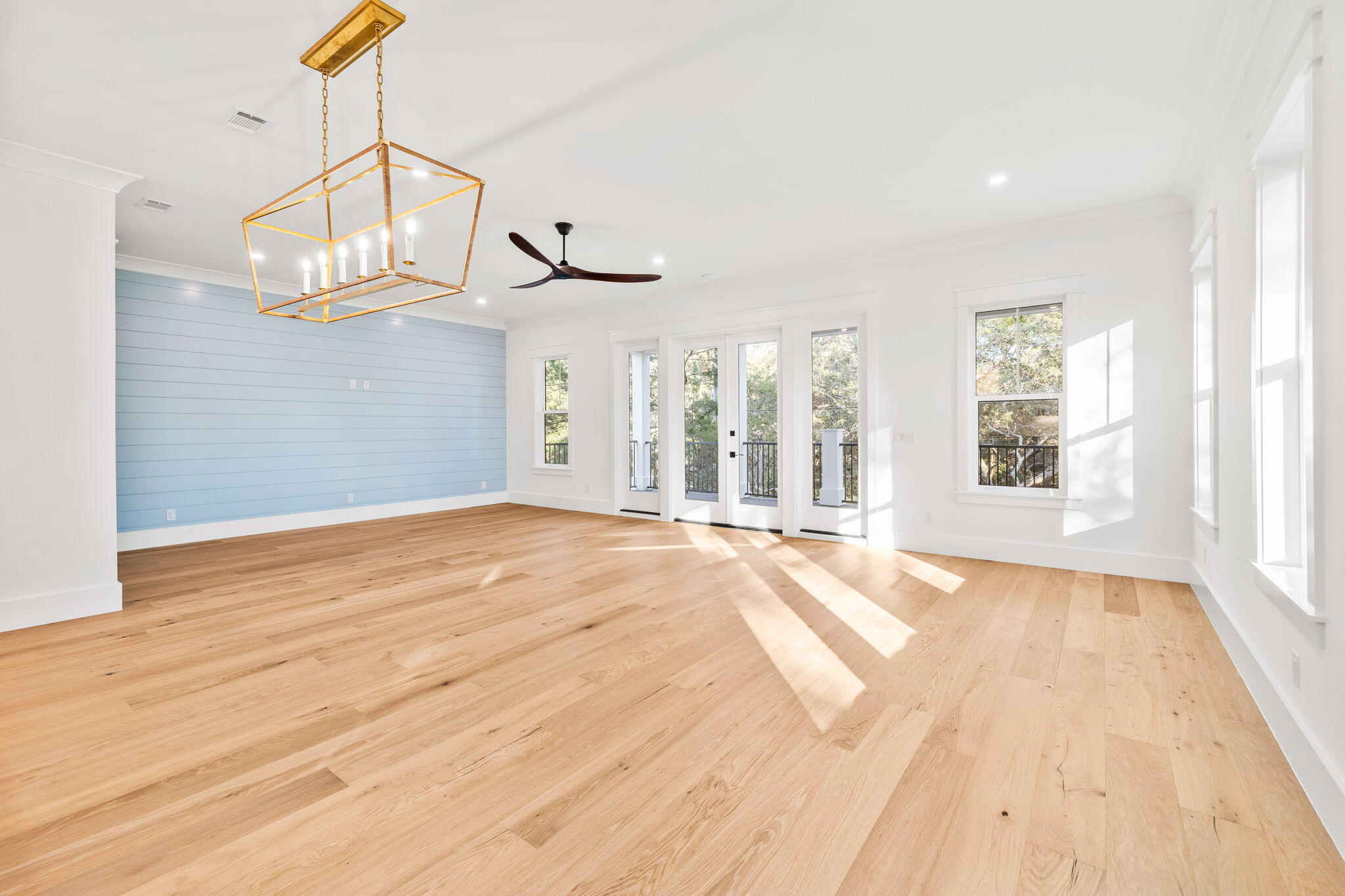 105 N Lake Dr