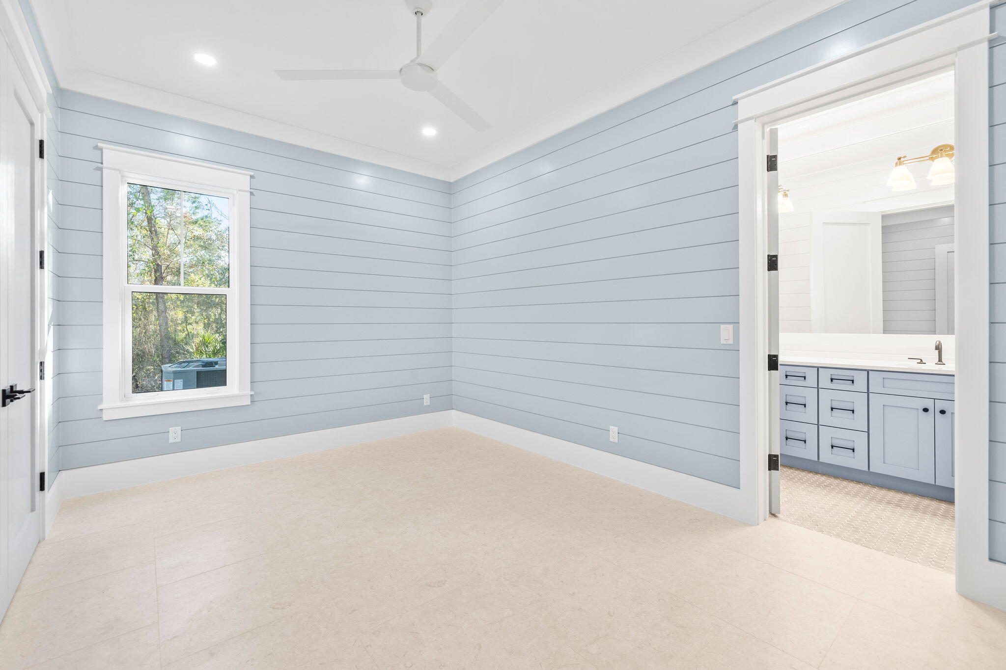 105 N Lake Dr
