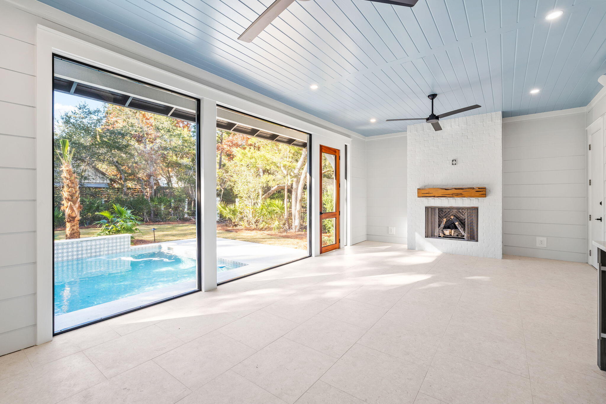 105 N Lake Dr