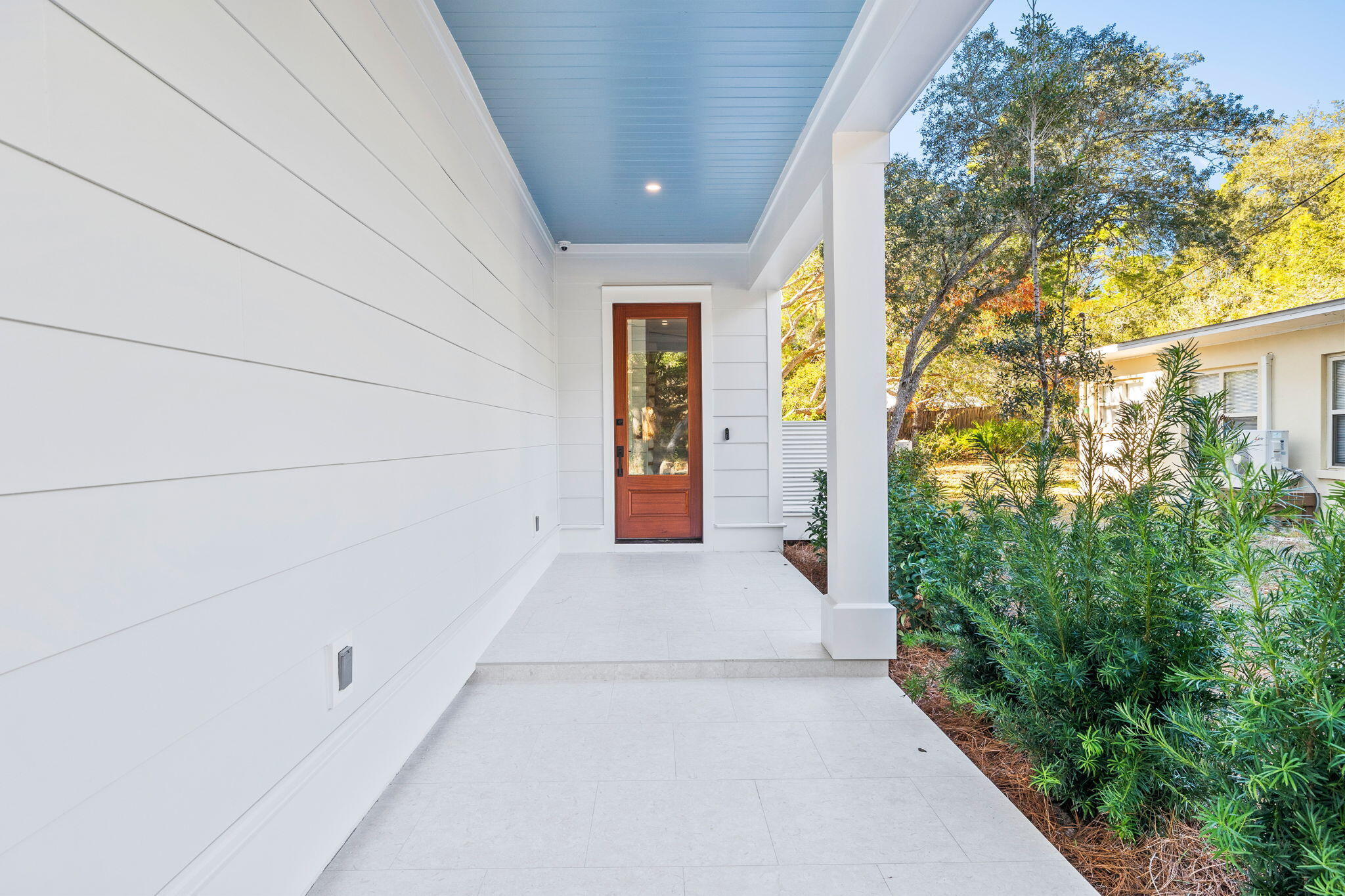 105 N Lake Dr