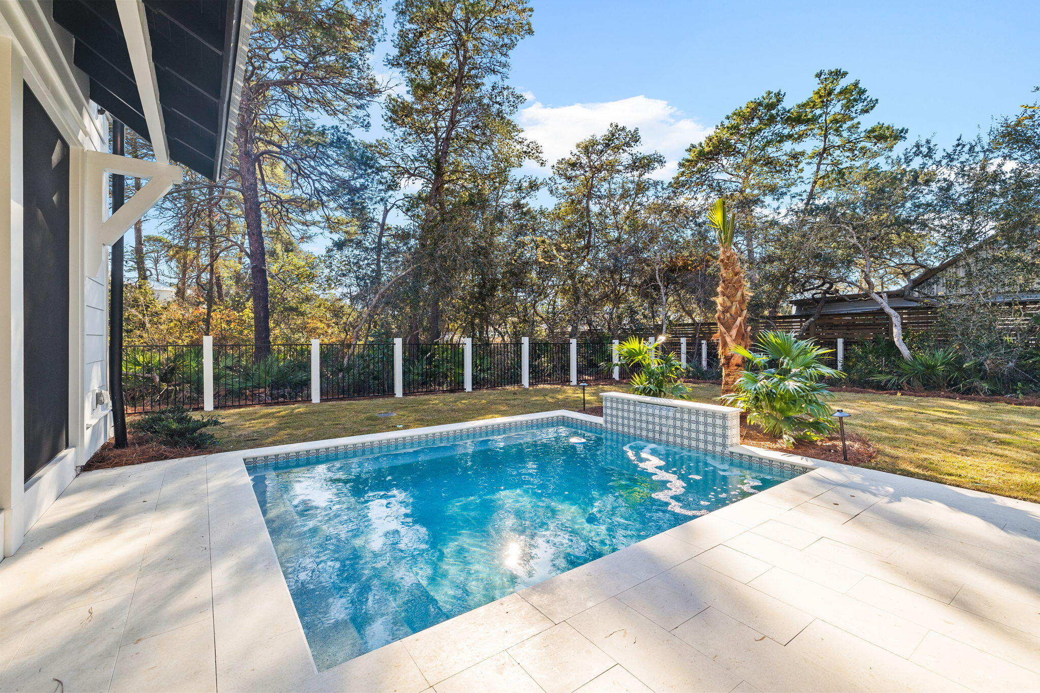 105 N Lake Dr