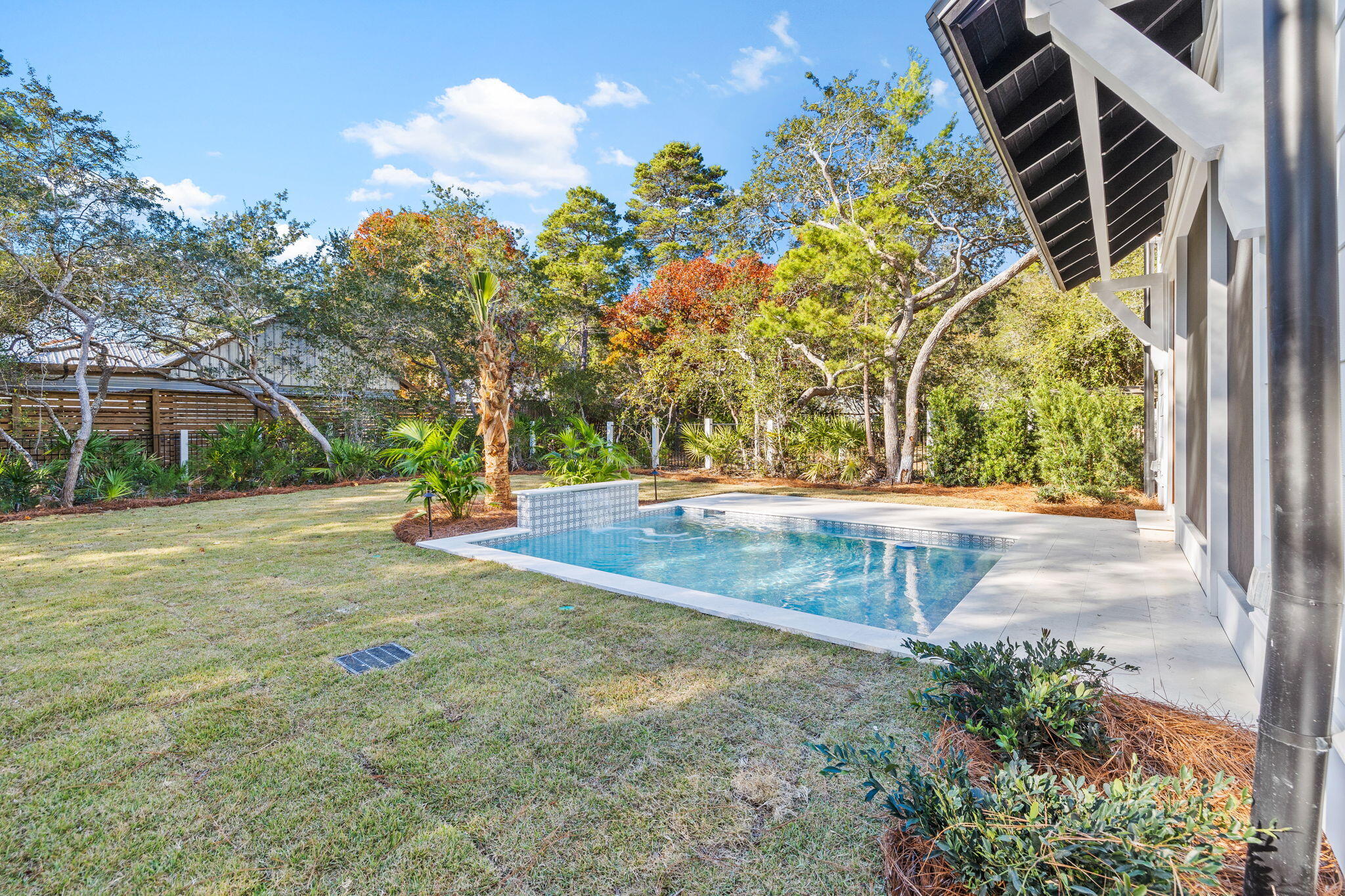 105 N Lake Dr