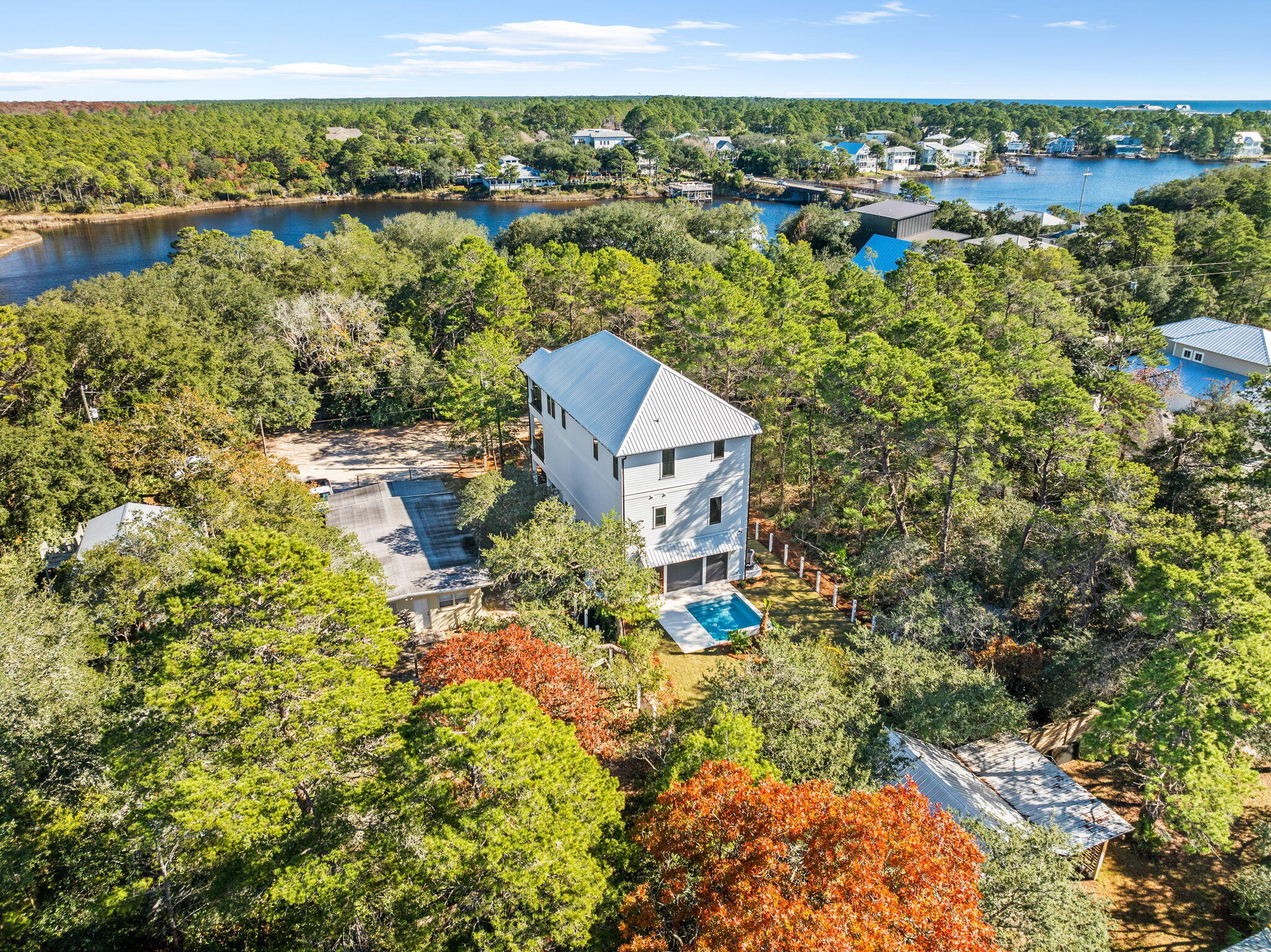 105 N Lake Dr