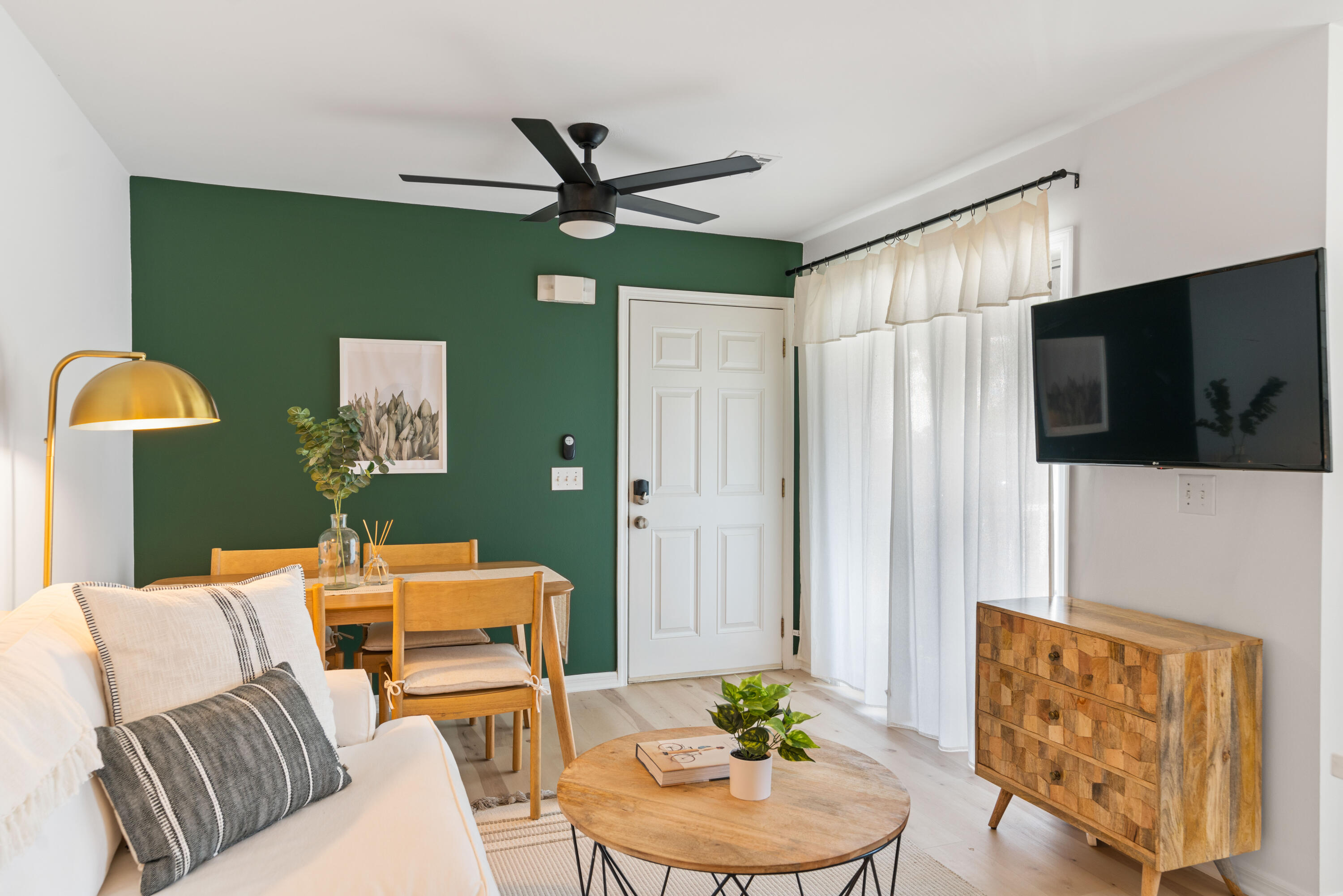 11 Beachside Drive, 913