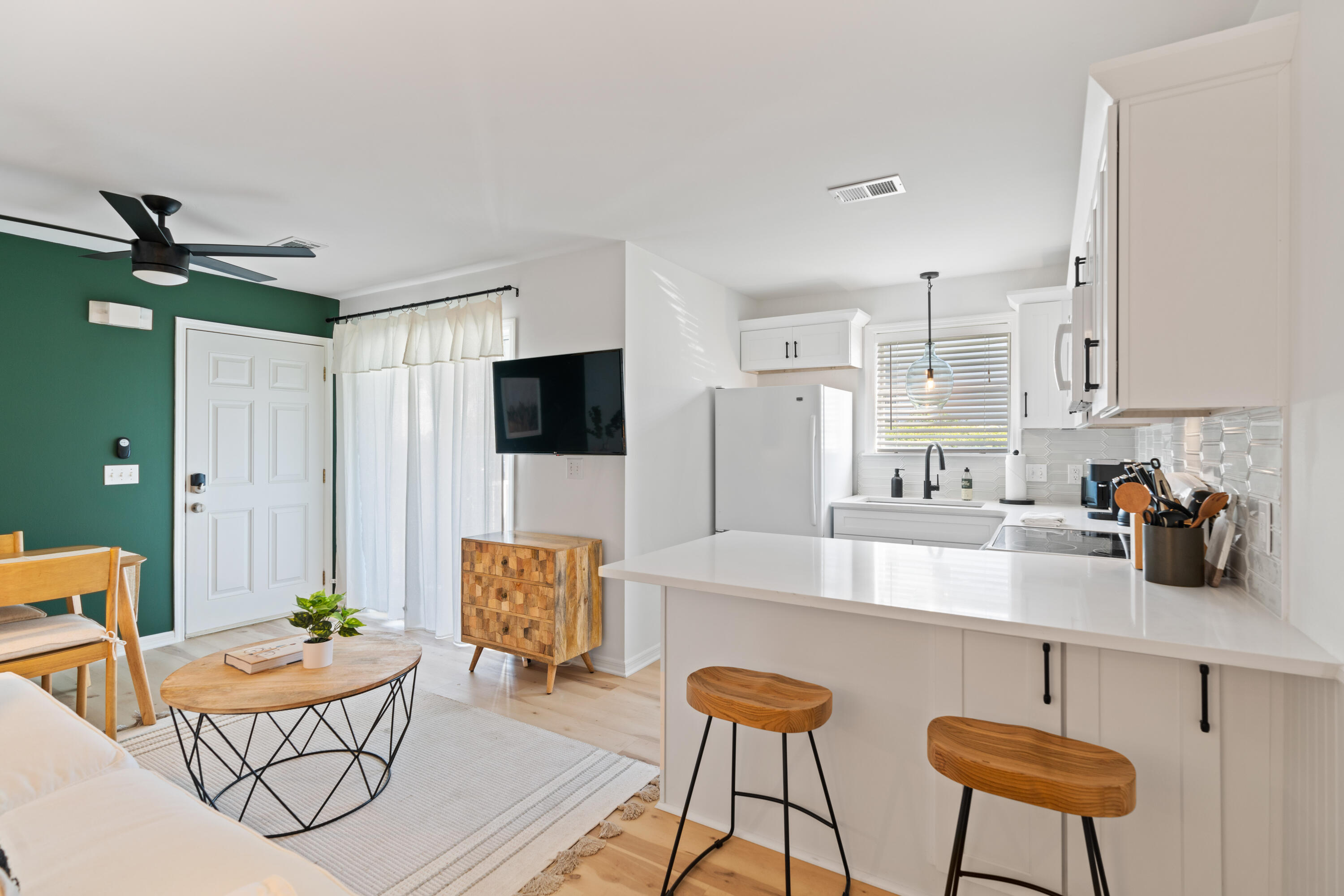 11 Beachside Drive, 913