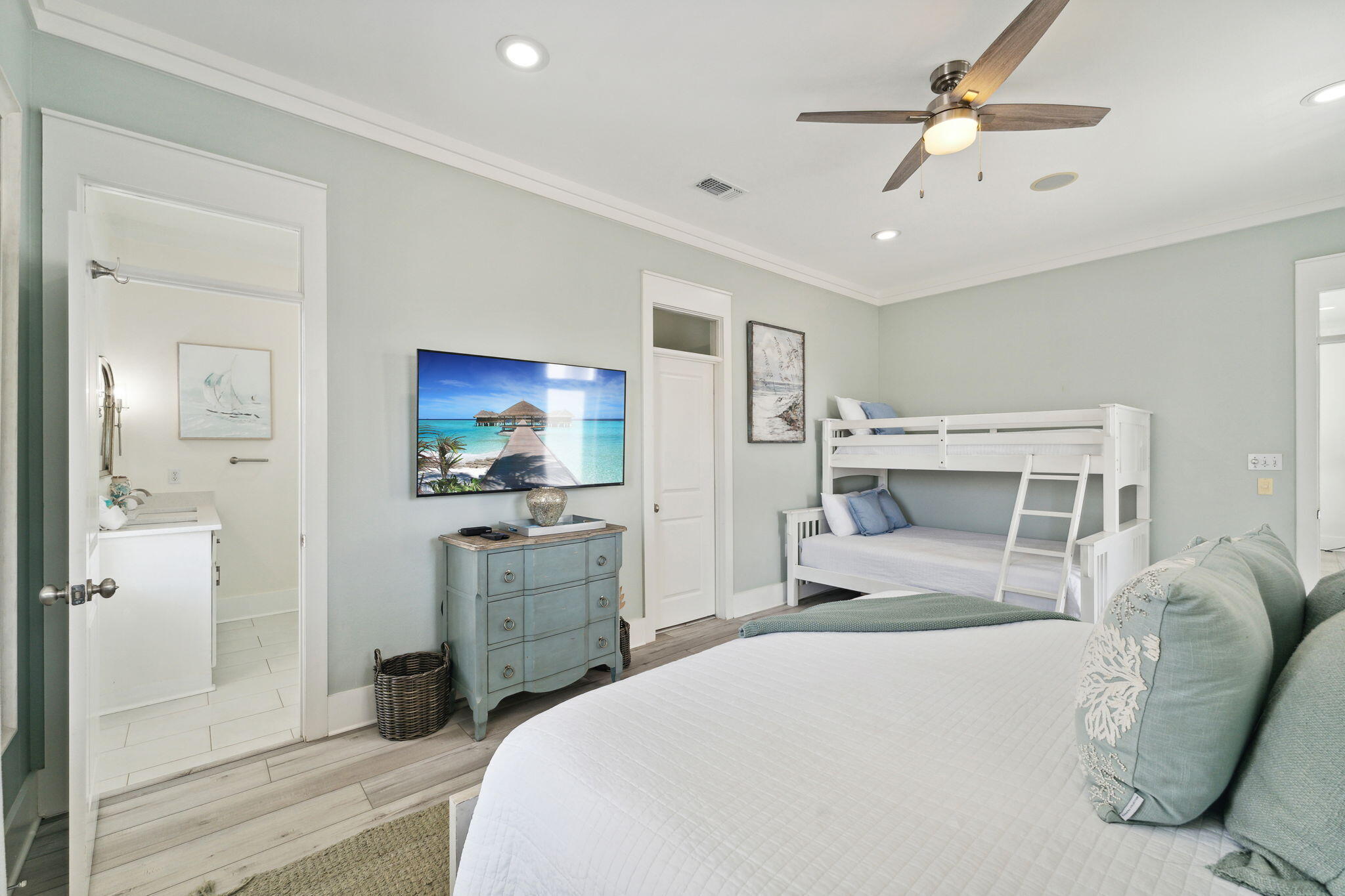 30 Los Angeles Street