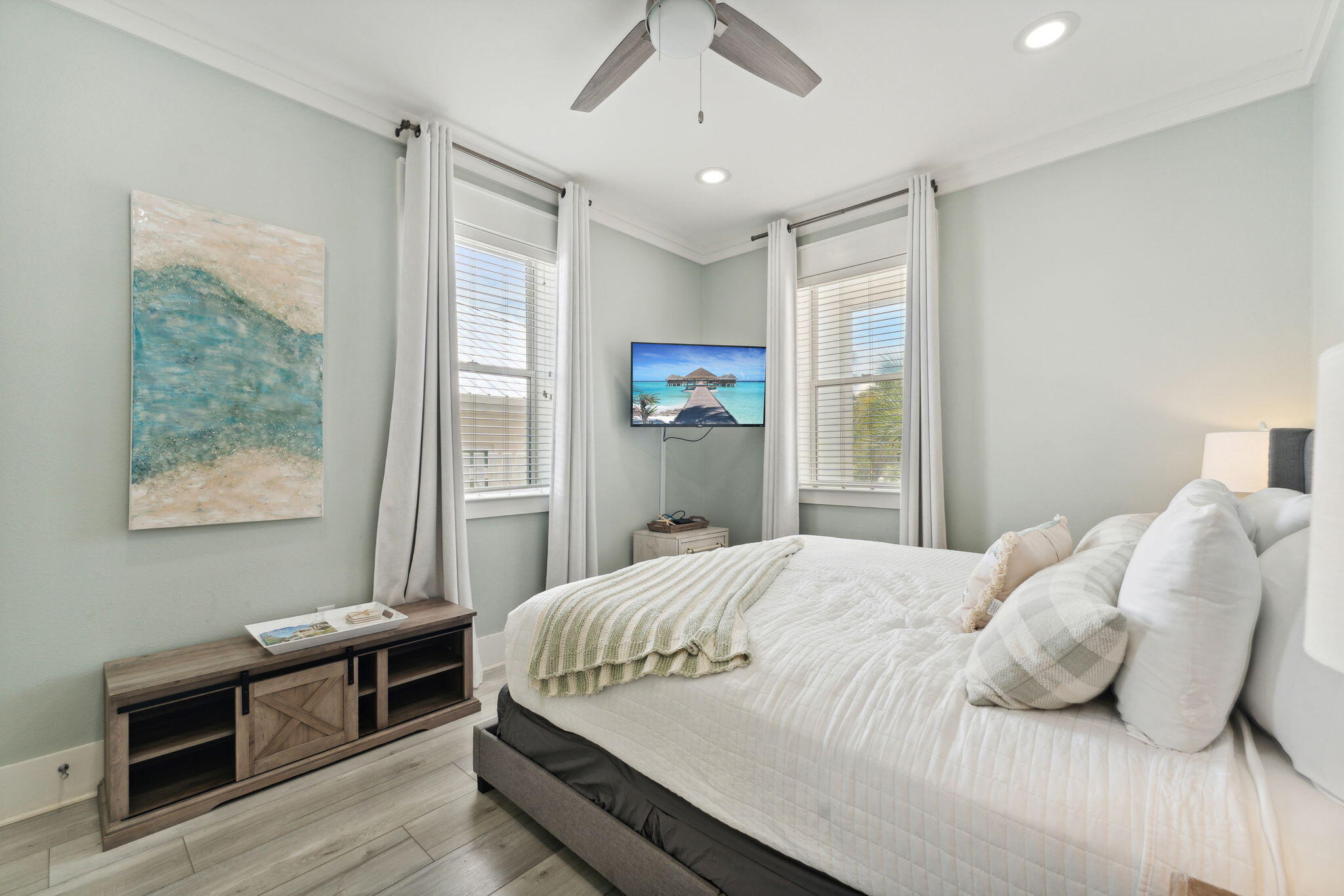 30 Los Angeles Street