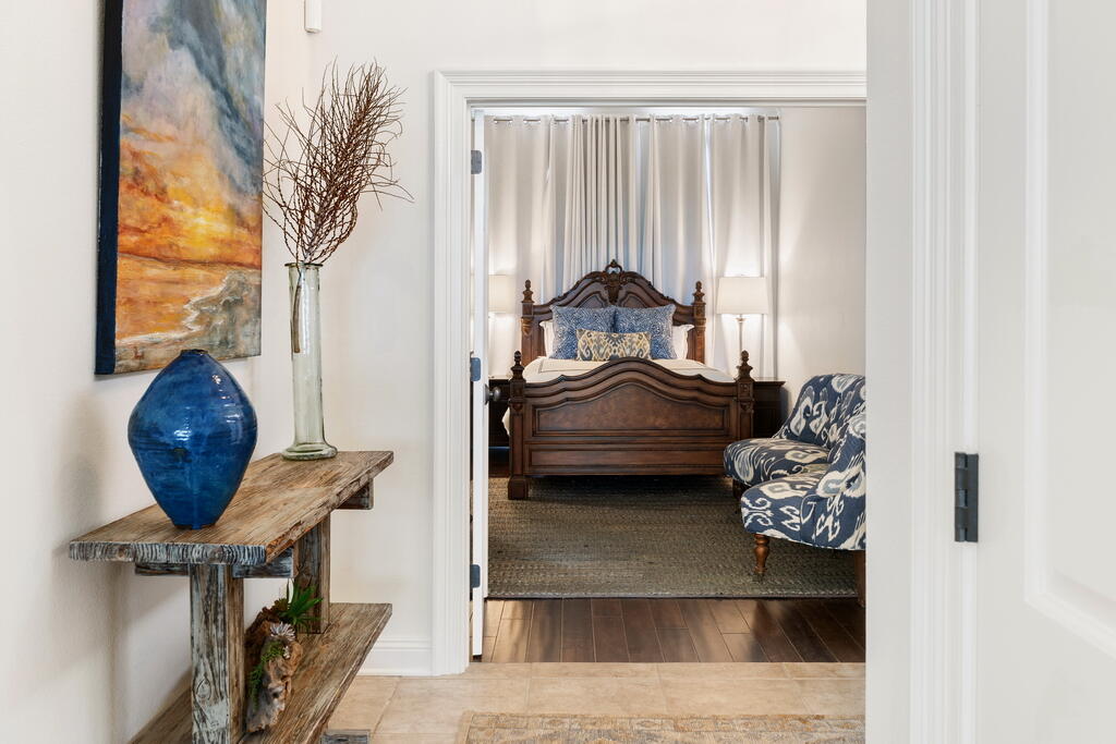 4748 ocean Boulevard