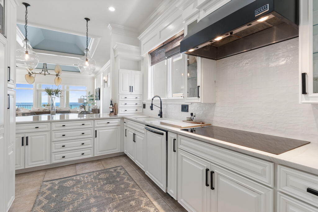 4748 ocean Boulevard