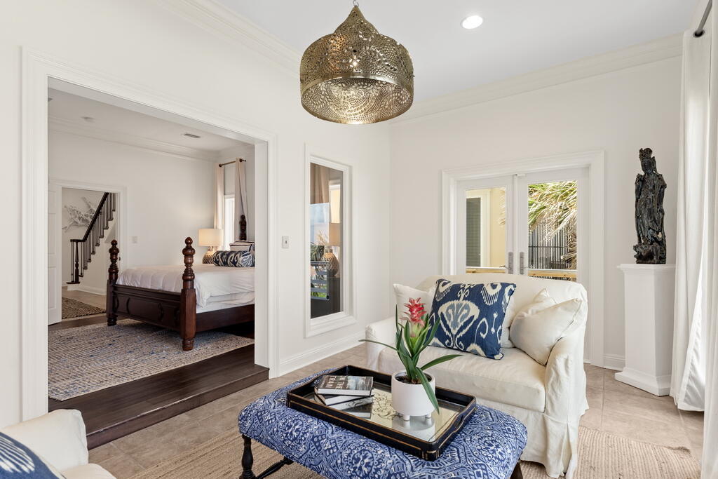 4748 ocean Boulevard