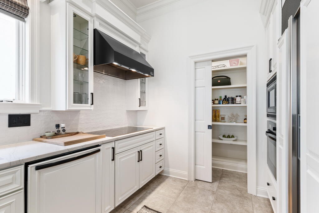 4748 ocean Boulevard