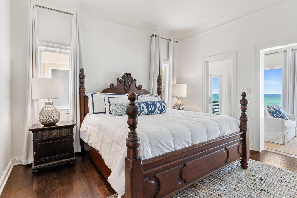 4748 ocean Boulevard