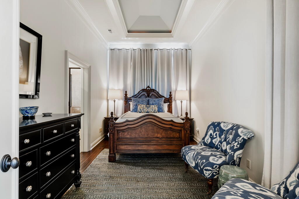 4748 ocean Boulevard