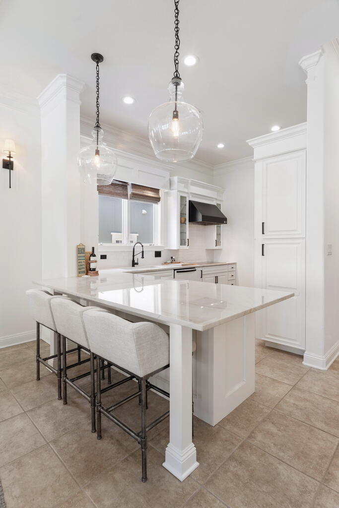 4748 ocean Boulevard