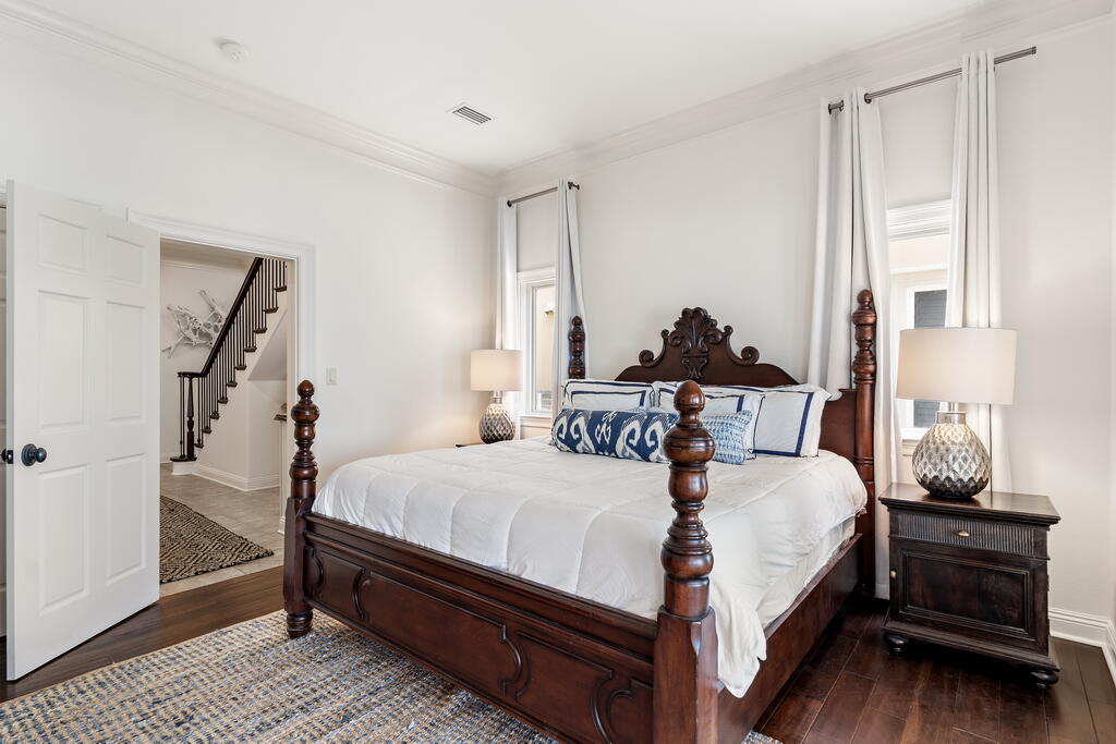 4748 ocean Boulevard