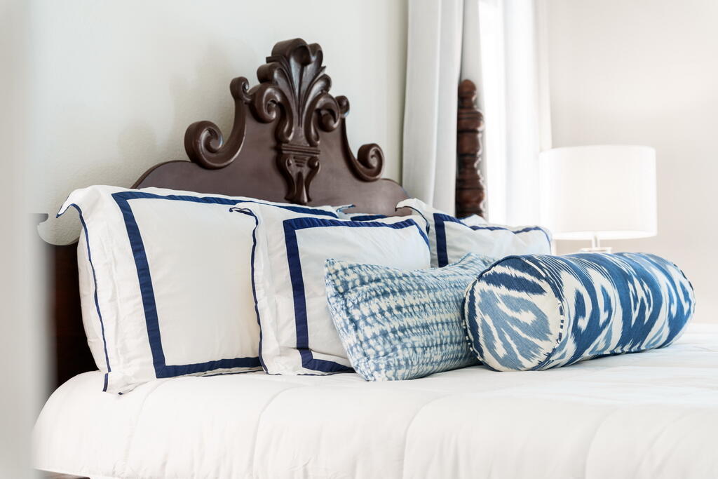 4748 ocean Boulevard