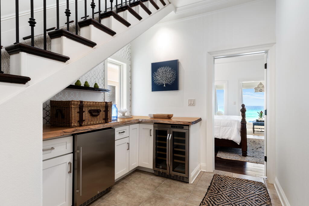 4748 ocean Boulevard