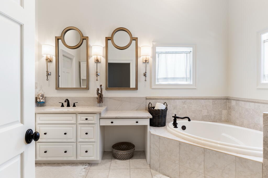 4748 ocean Boulevard