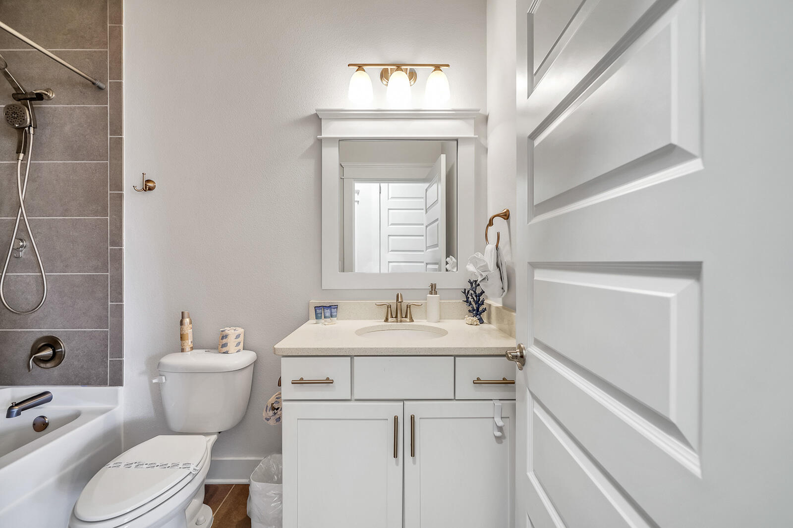 386 Grande Pointe Circle