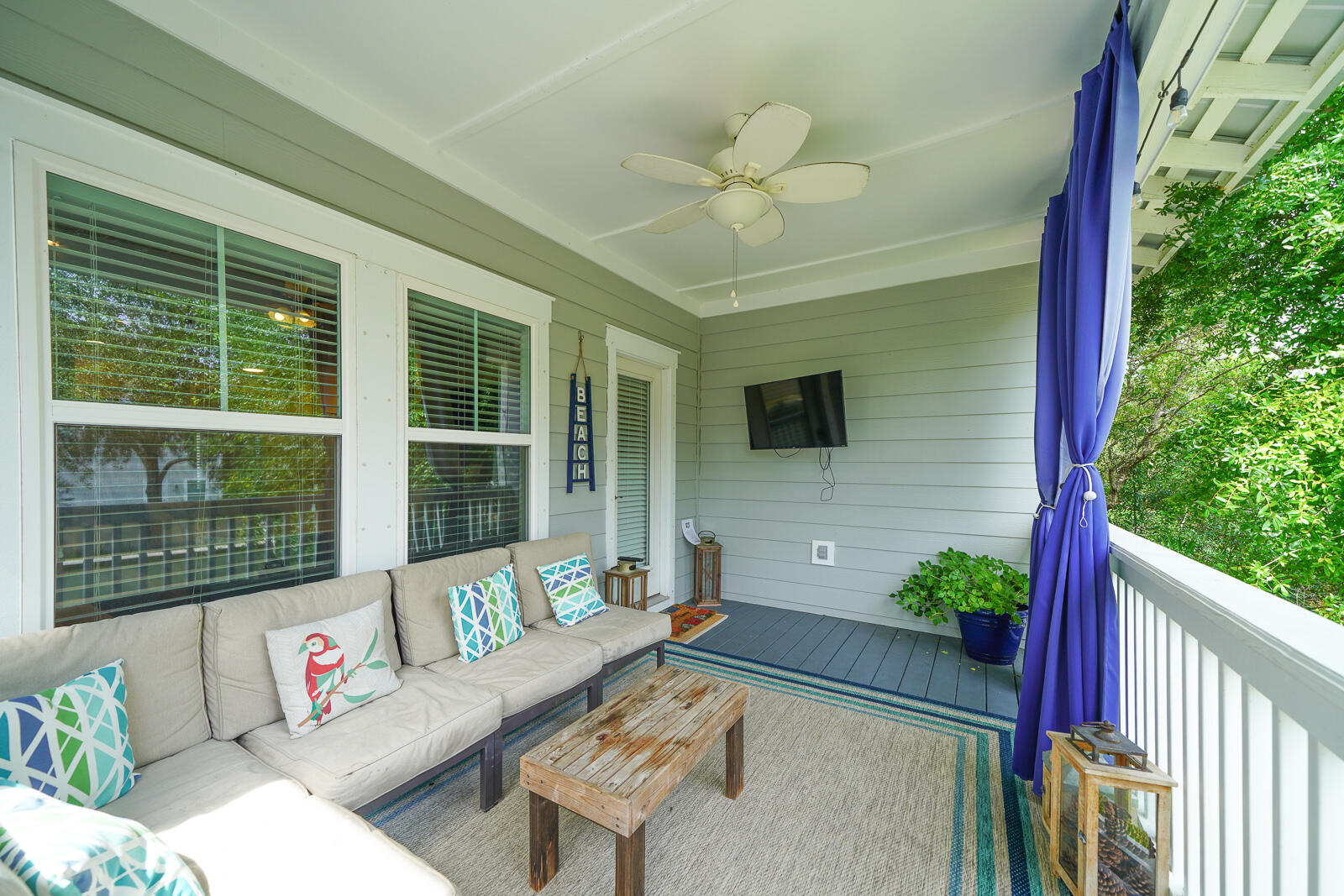 386 Grande Pointe Circle