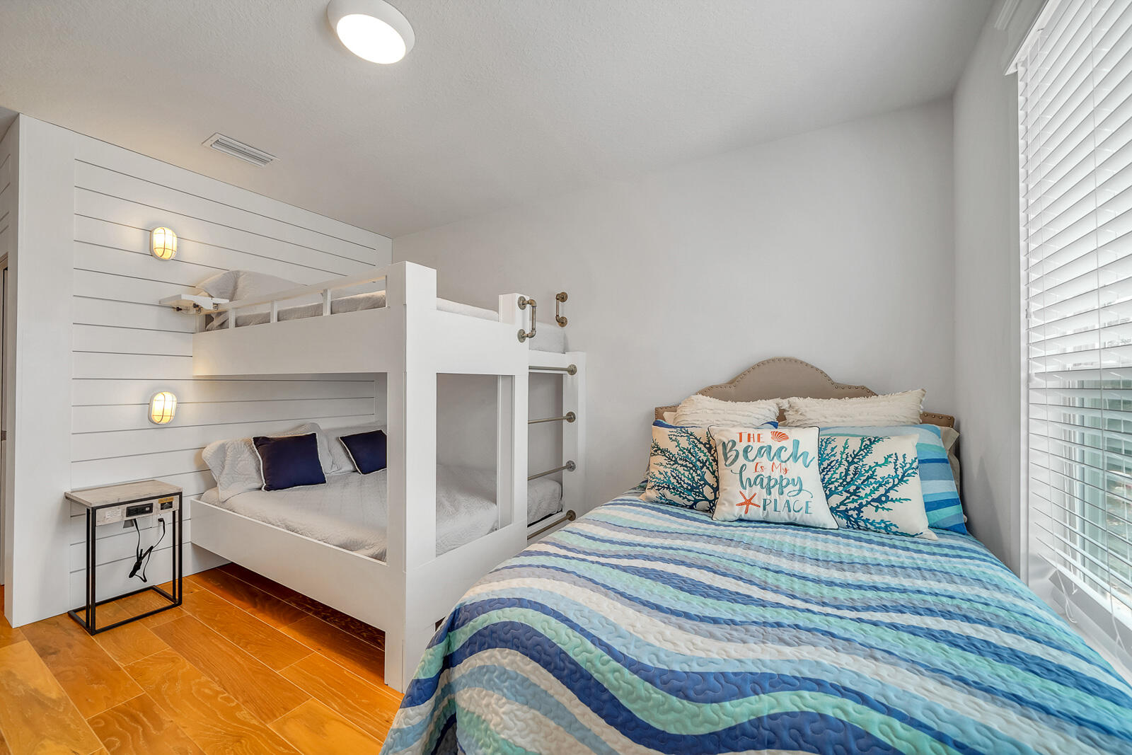 386 Grande Pointe Circle