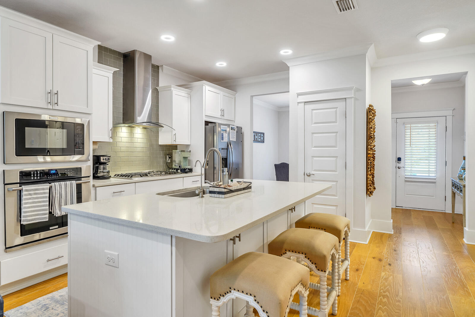 386 Grande Pointe Circle