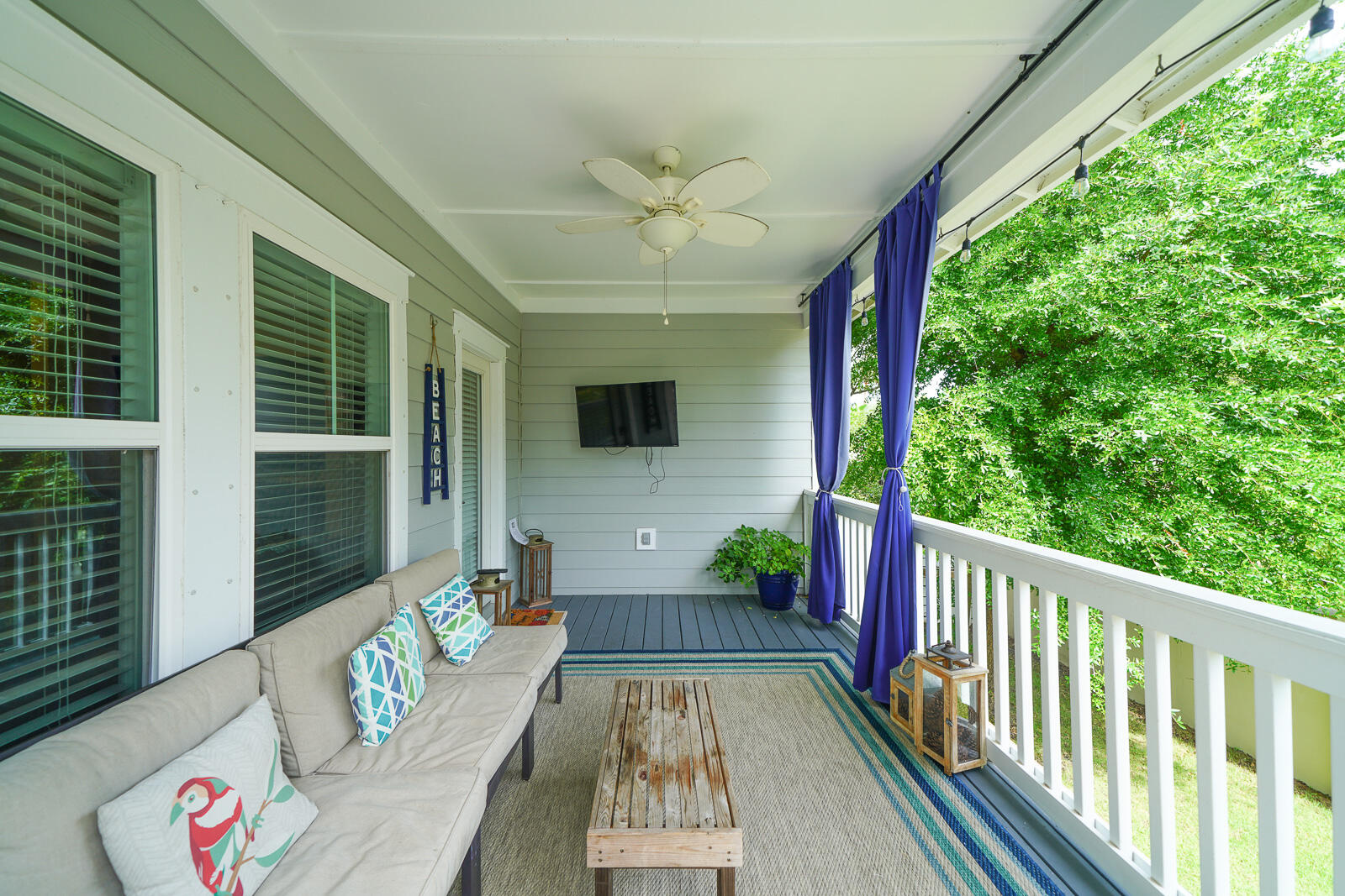 386 Grande Pointe Circle