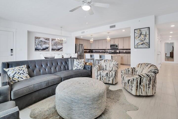 858 Scallop Court, 600