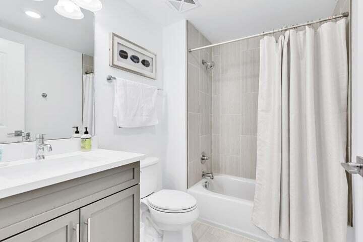 858 Scallop Court, 600
