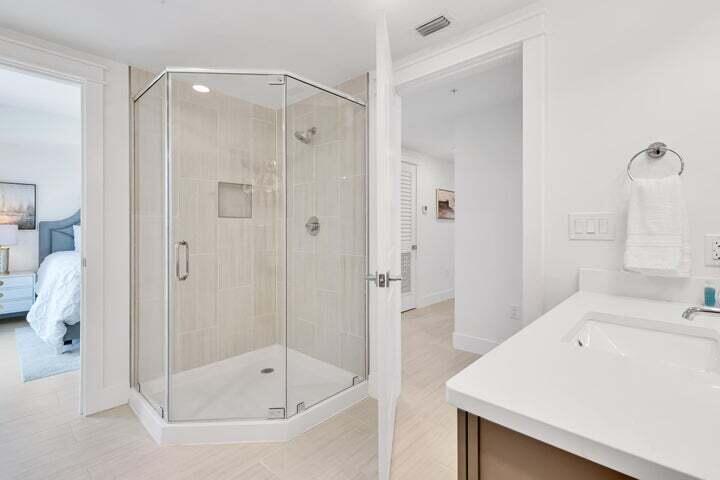 858 Scallop Court, 600