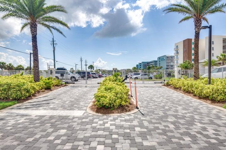 858 Scallop Court, 600