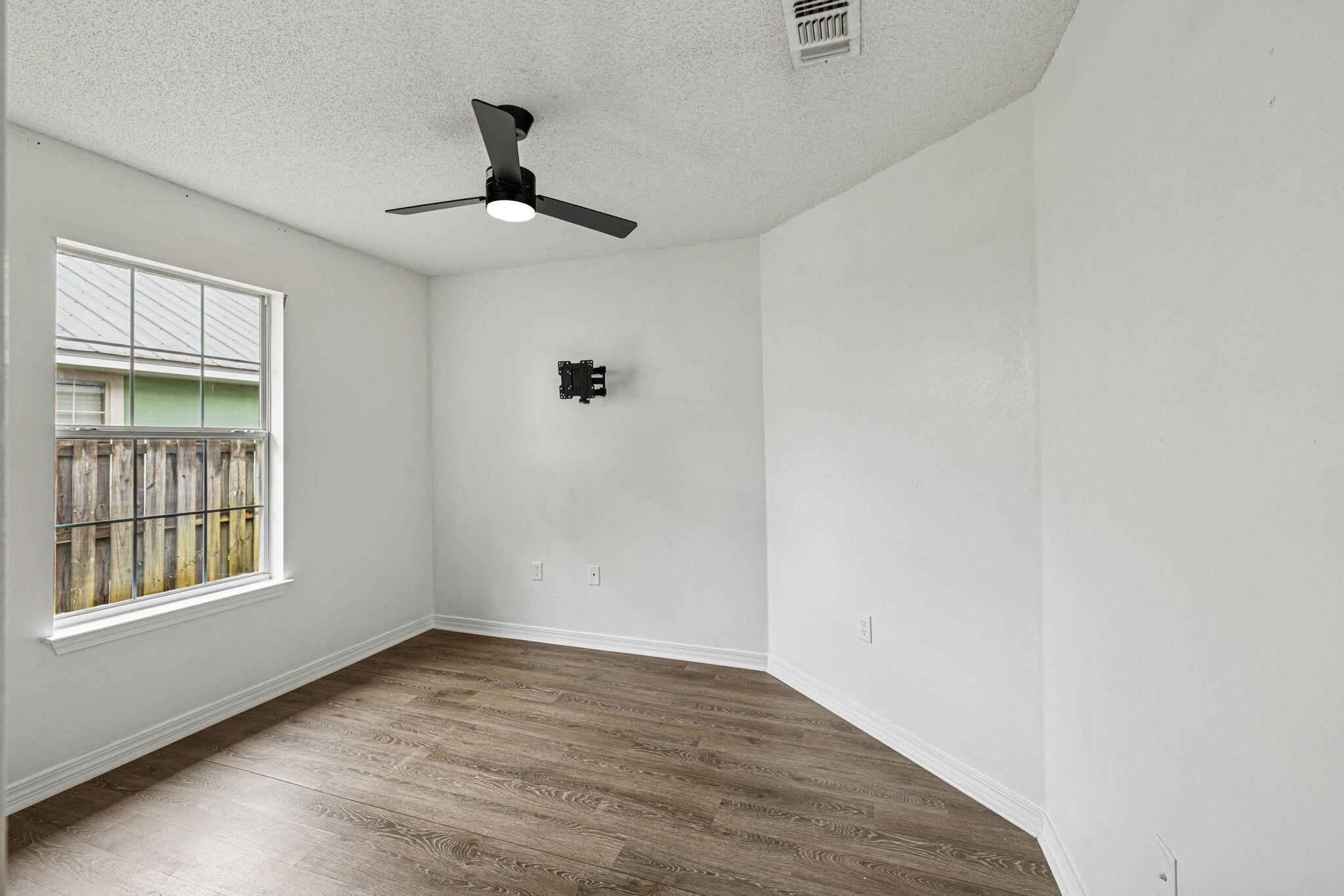 38 S Harborview Road