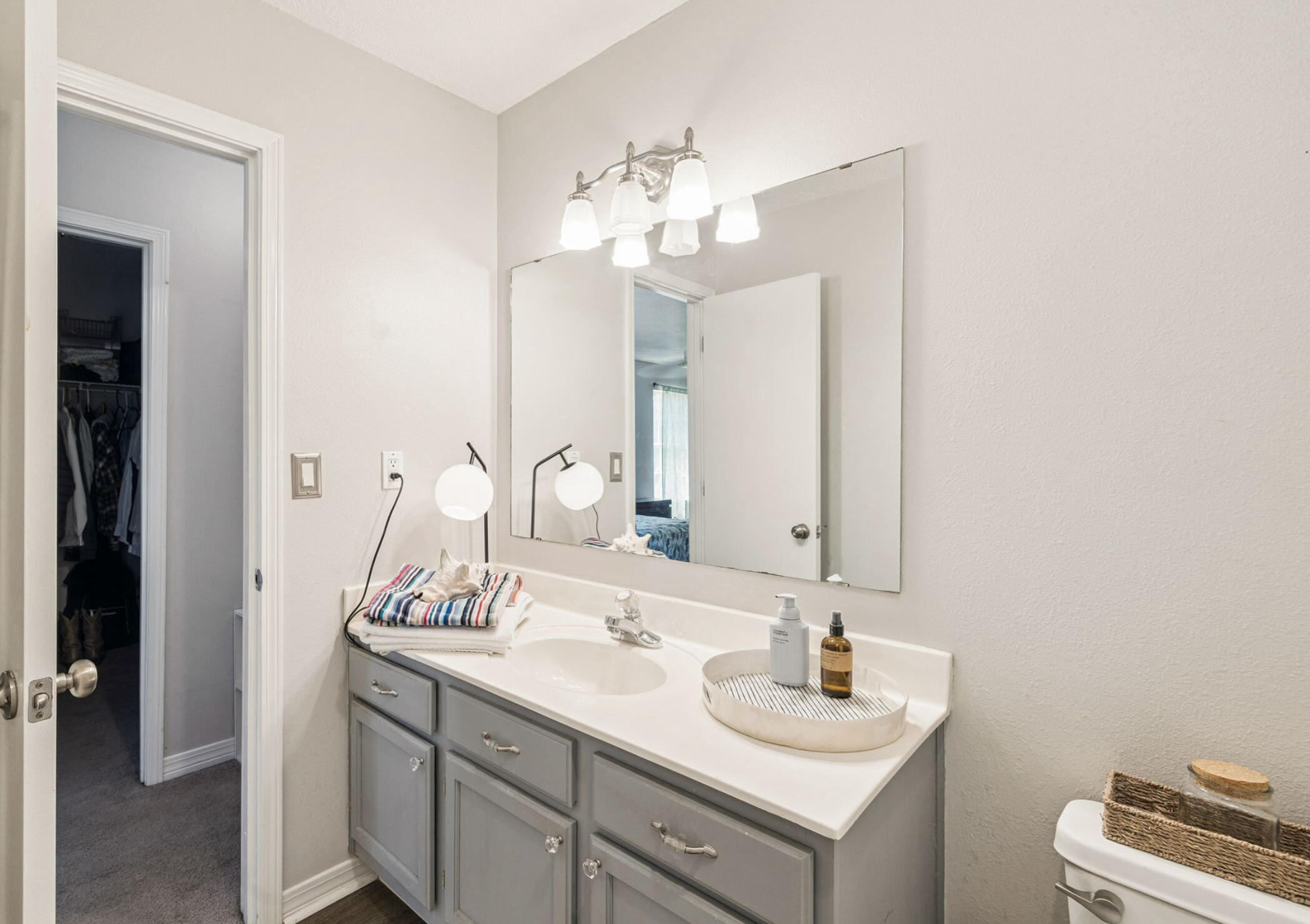 73 Crest Place