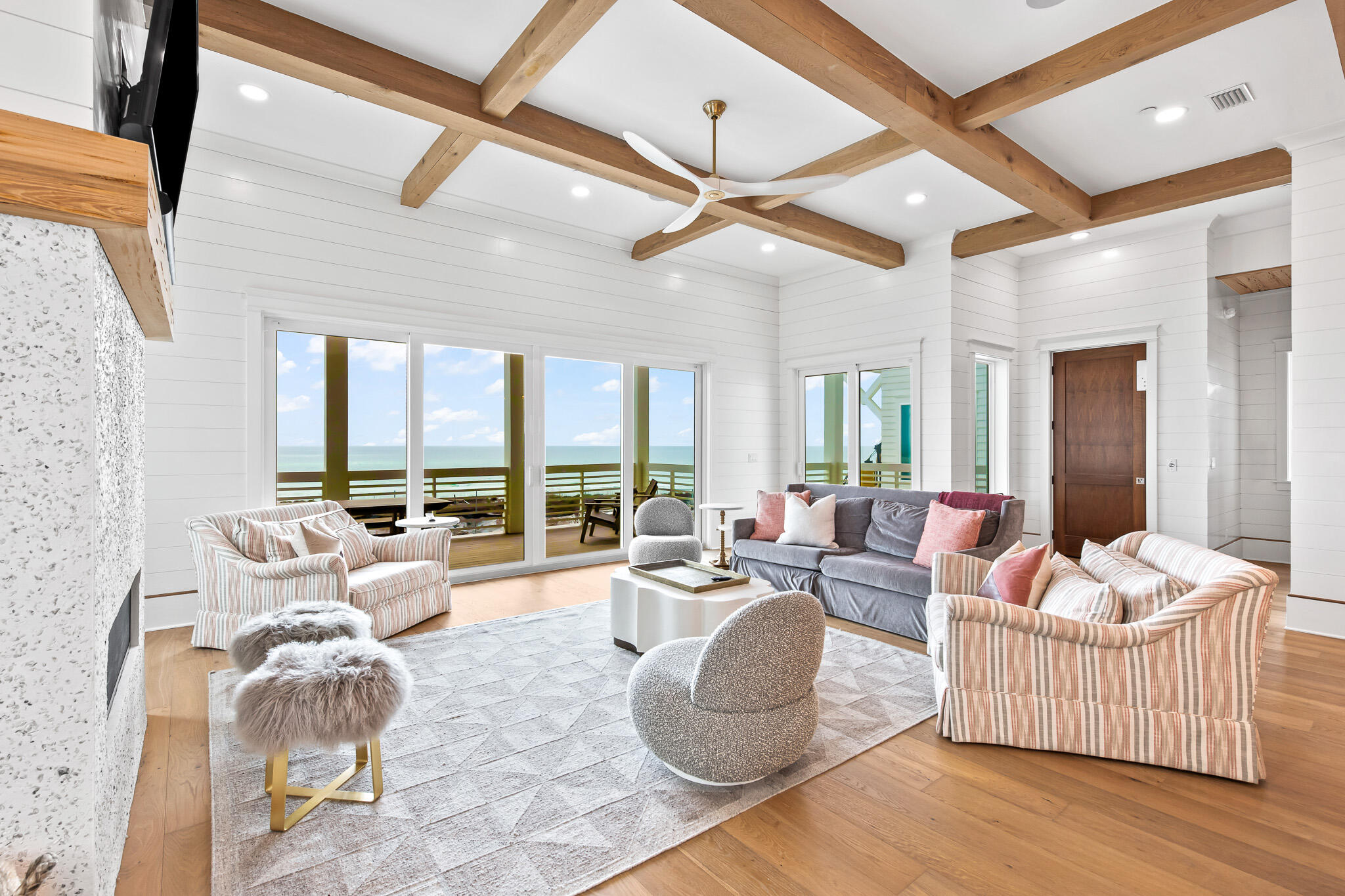 17 Palm Ct Lane