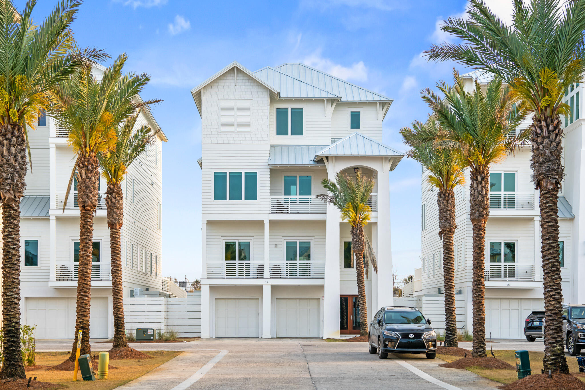 17 Palm Ct Lane
