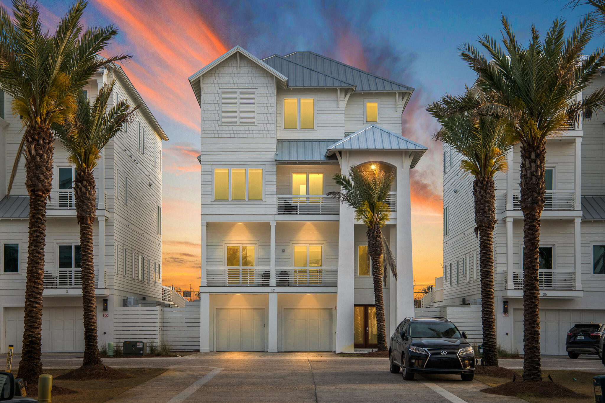 17 Palm Ct Lane