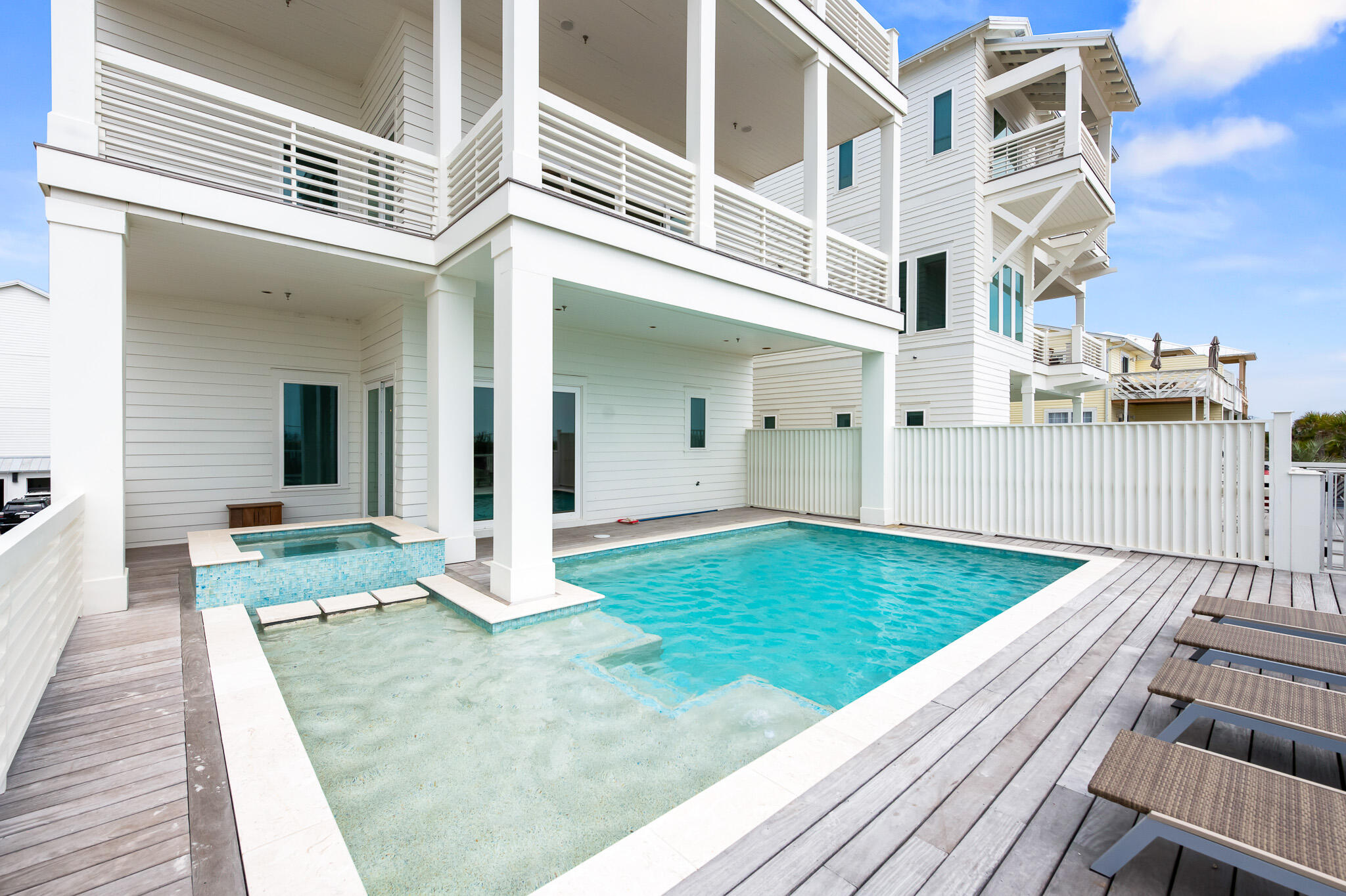 17 Palm Ct Lane