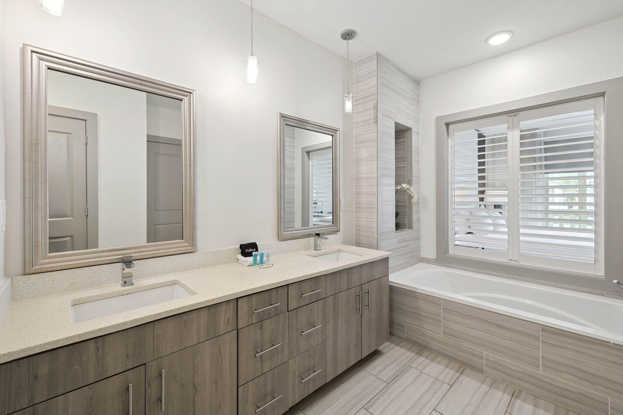 10941 E Co Highway 30A, 125