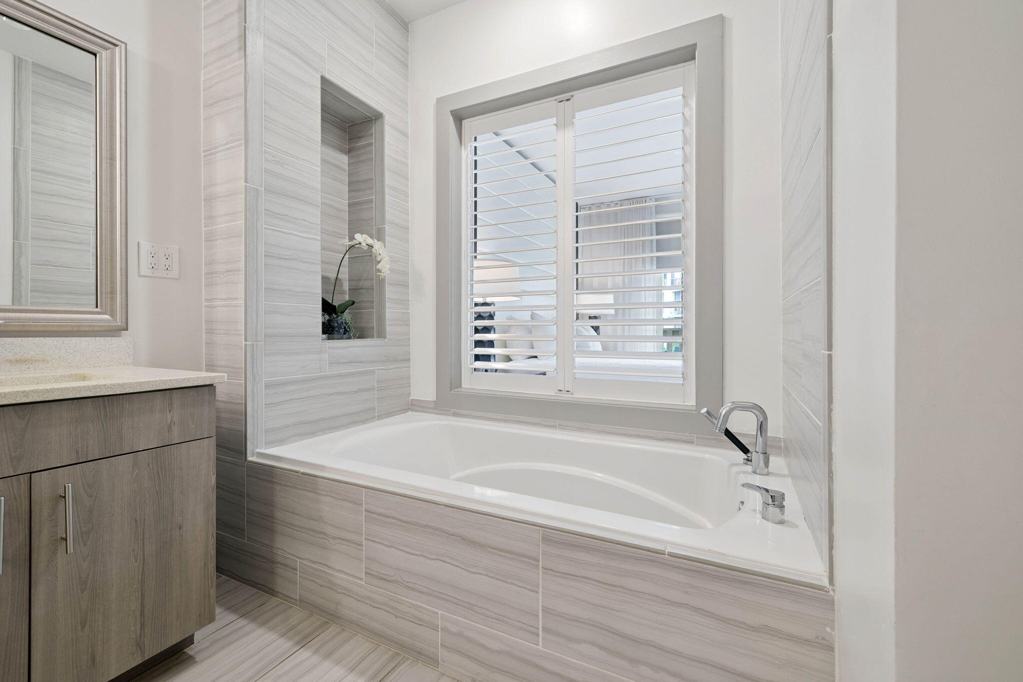 10941 E Co Highway 30A, 125