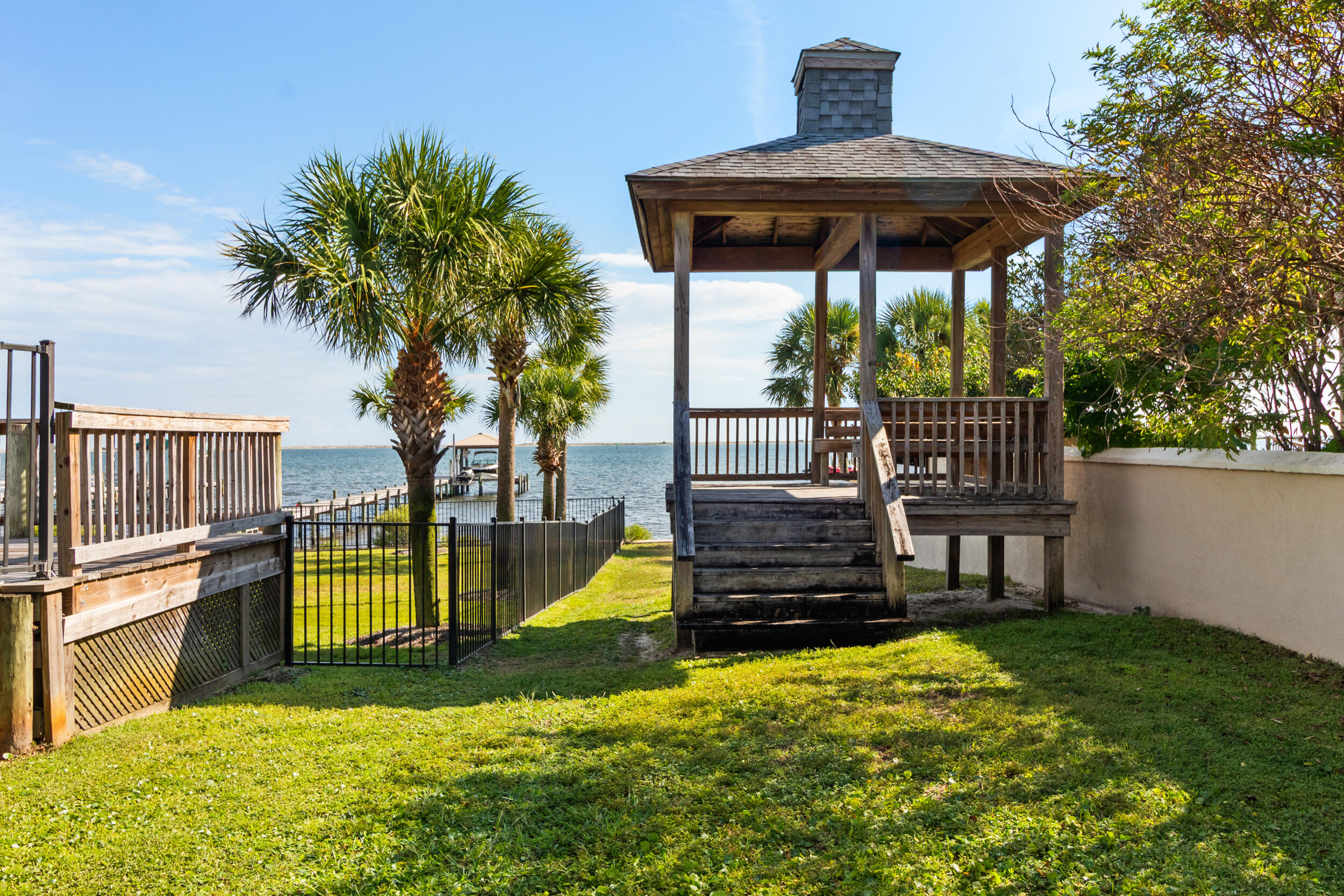 1908 Rue La Fountaine