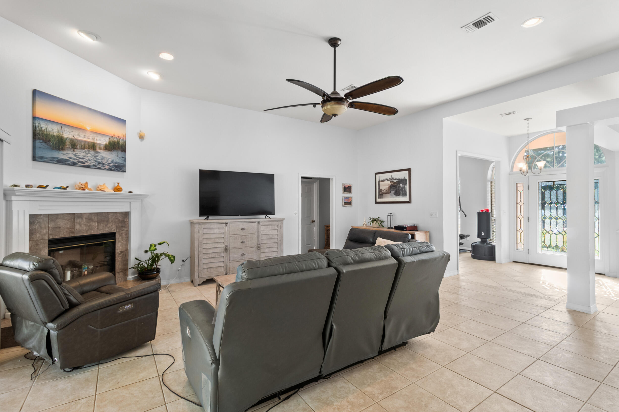 1908 Rue La Fountaine