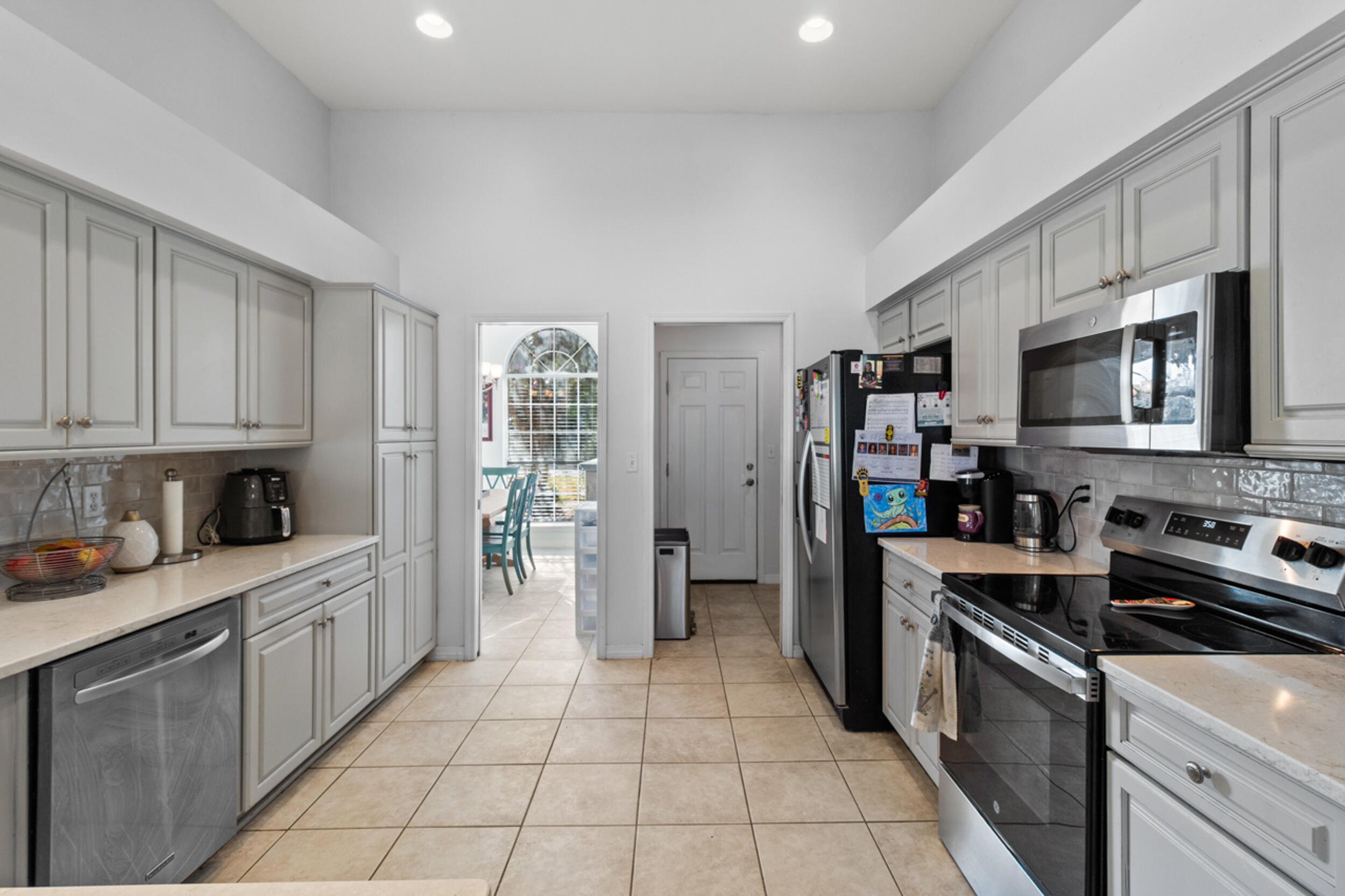 1908 Rue La Fountaine