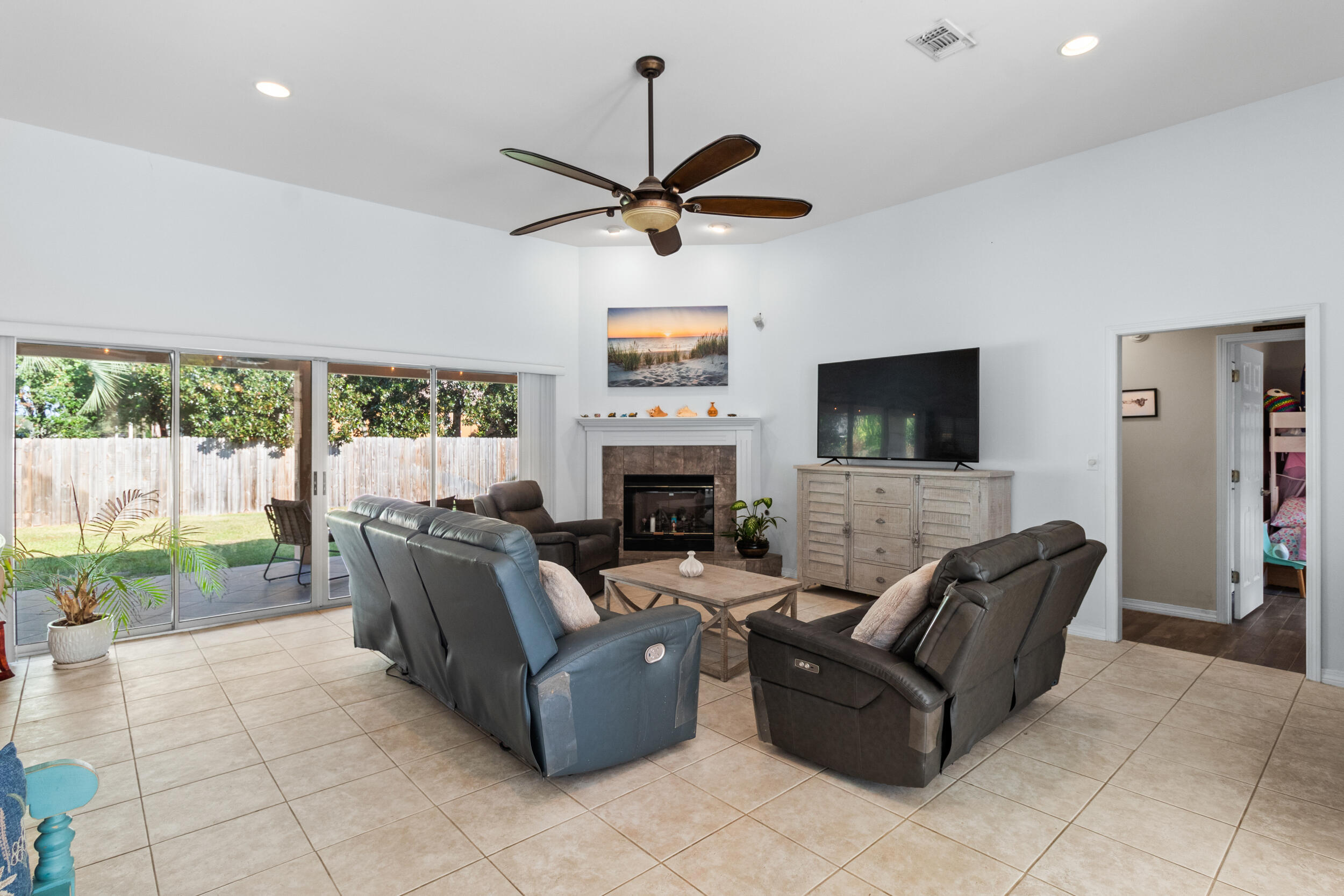 1908 Rue La Fountaine